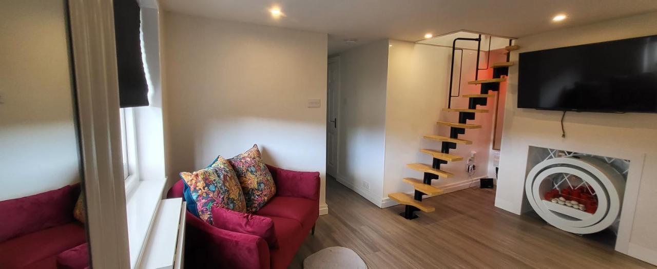 Appartement Beautiful Holiday Studio In The Heart Of Rochester à Rochester  Extérieur photo